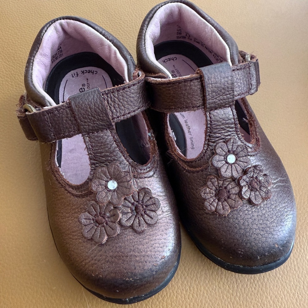 Stride Rite Brown Dress Shoes with Floral Design